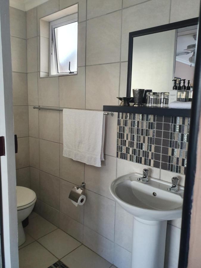 Nahoon Bed & Breakfast East London Esterno foto