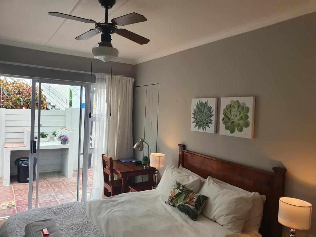 Nahoon Bed & Breakfast East London Esterno foto